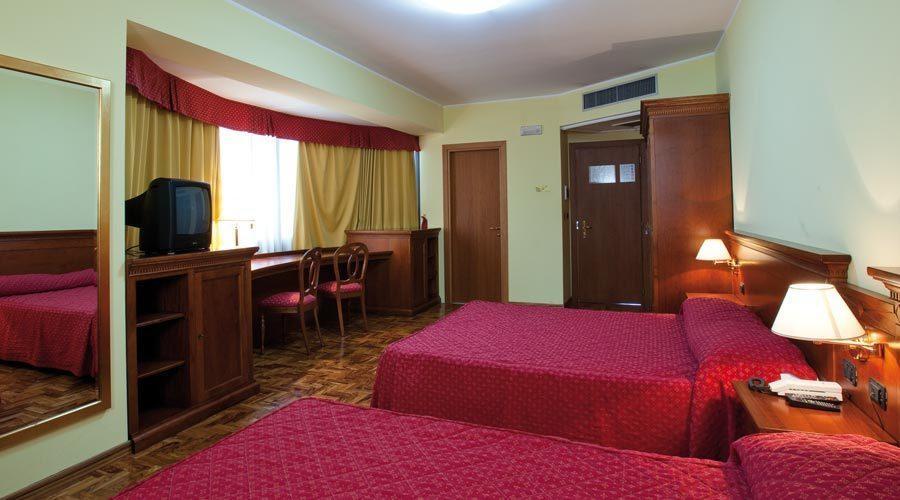 Albergo Ristorante Uliveto Veroli エクステリア 写真