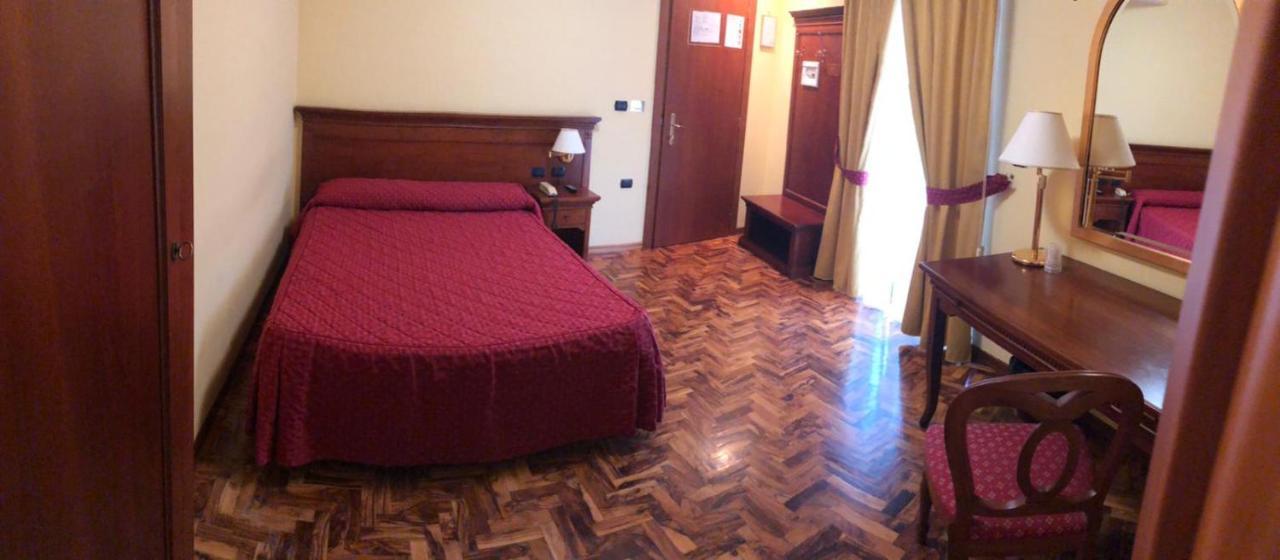 Albergo Ristorante Uliveto Veroli エクステリア 写真