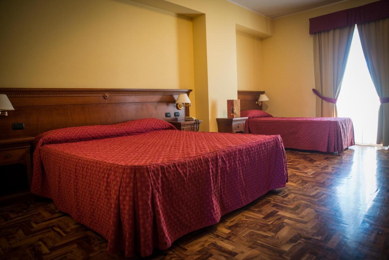Albergo Ristorante Uliveto Veroli エクステリア 写真